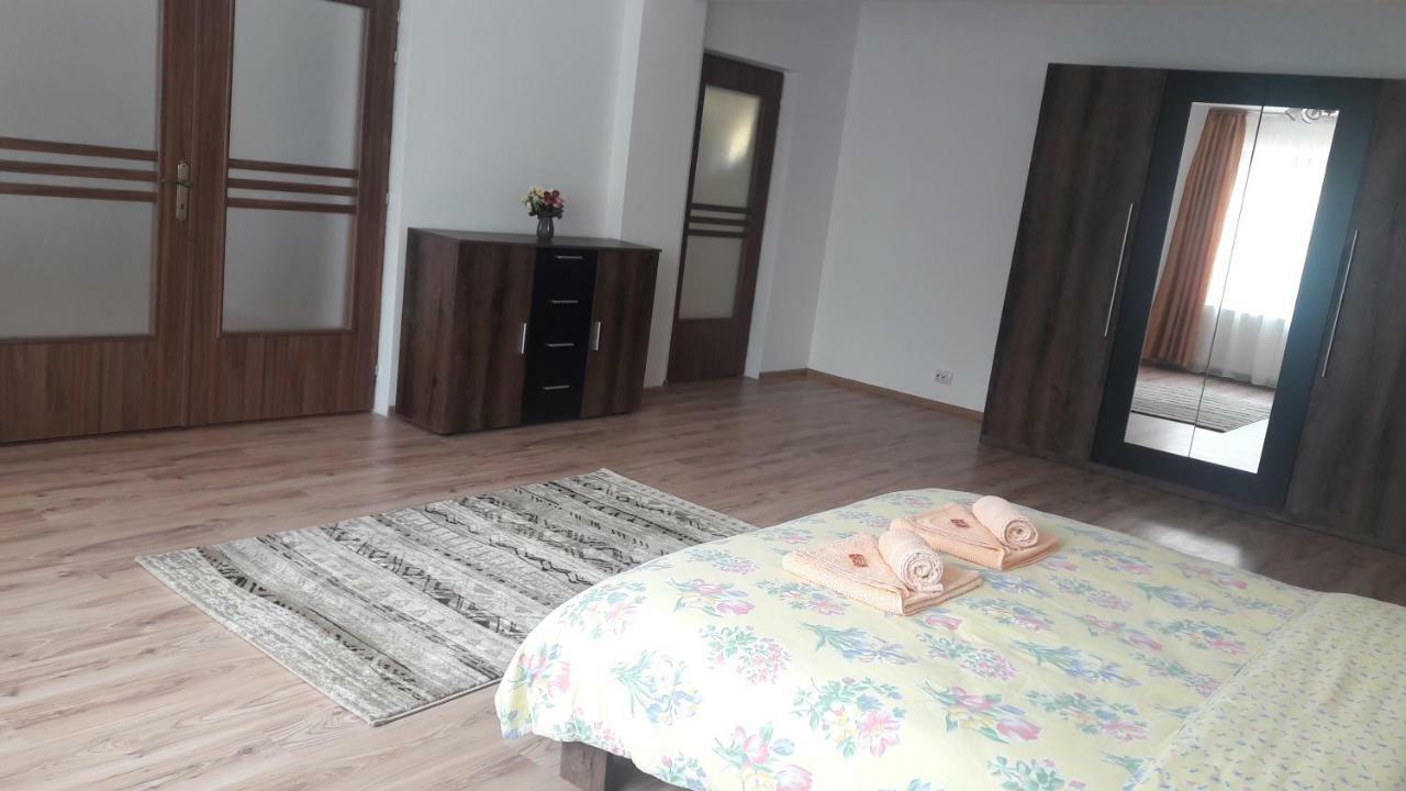Travel Homzzz Apartments Târgu-Mureş Exterior foto