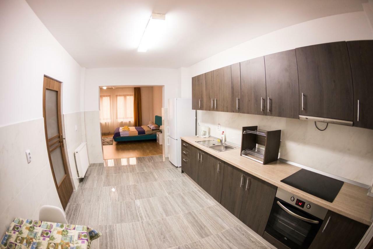 Travel Homzzz Apartments Târgu-Mureş Exterior foto