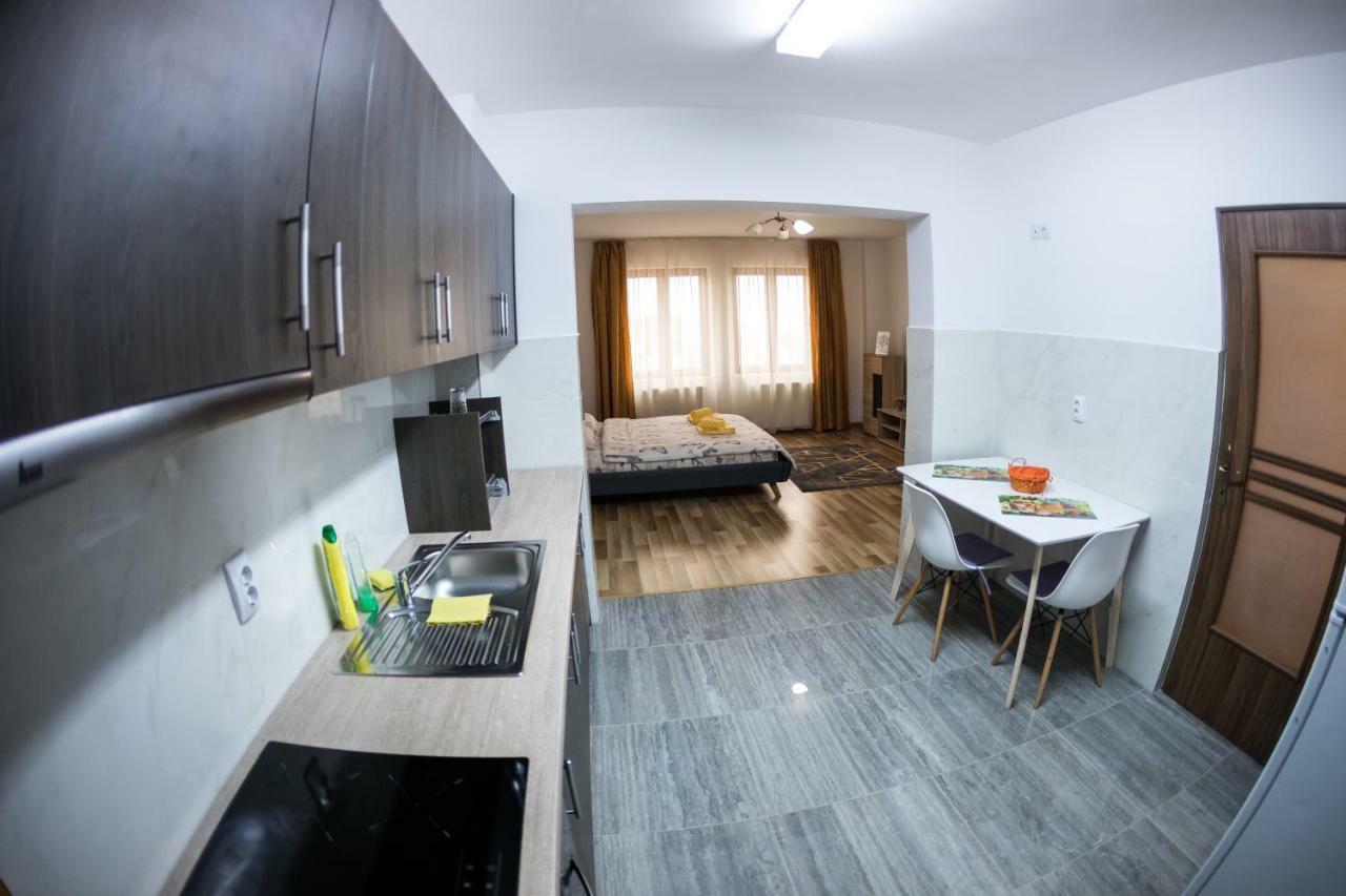 Travel Homzzz Apartments Târgu-Mureş Exterior foto