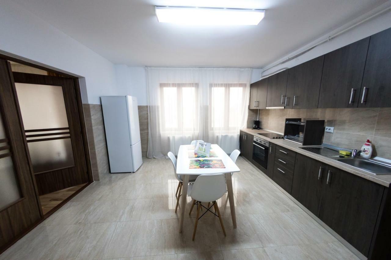 Travel Homzzz Apartments Târgu-Mureş Exterior foto